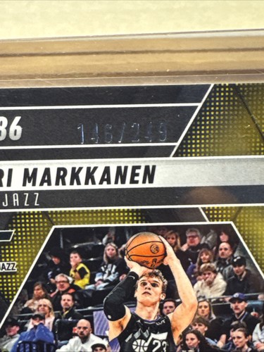 💥2024-25 Mosaico - Lauri Markkanen Púrpura Fluorescente #186 146/249 UTAH JAZZ💥 - Imagen 3 de 3