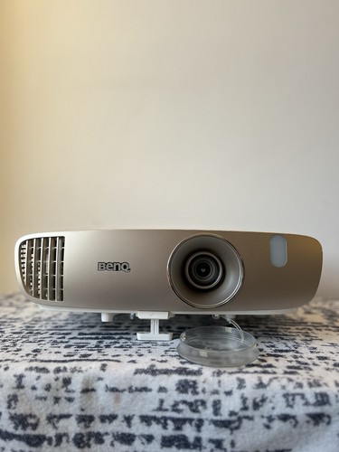 BenQ Projector ,Home Theater ,Full HD, Home Cinema - Picture 6 of 14