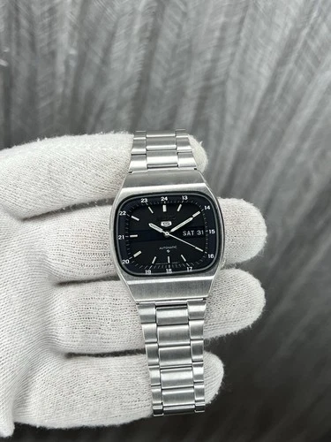 Vintage Seiko 5 Automatic 6309-523A Black Dial Day/Date Mens Wristwatch Japan.