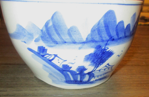 Ciotola cinese vintage coperta blu e bianca disegni e segni di maker dentro e fuori - Foto 11 di 15
