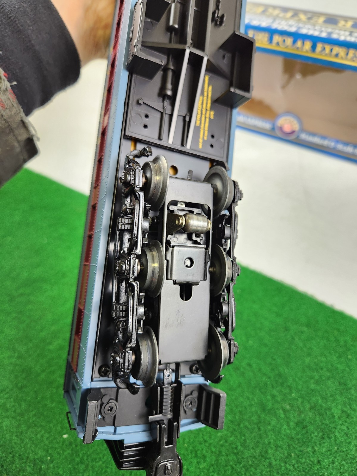 LIONEL 6-81945 The Polar Express 18” Heavyweight Coach Car With Box!!