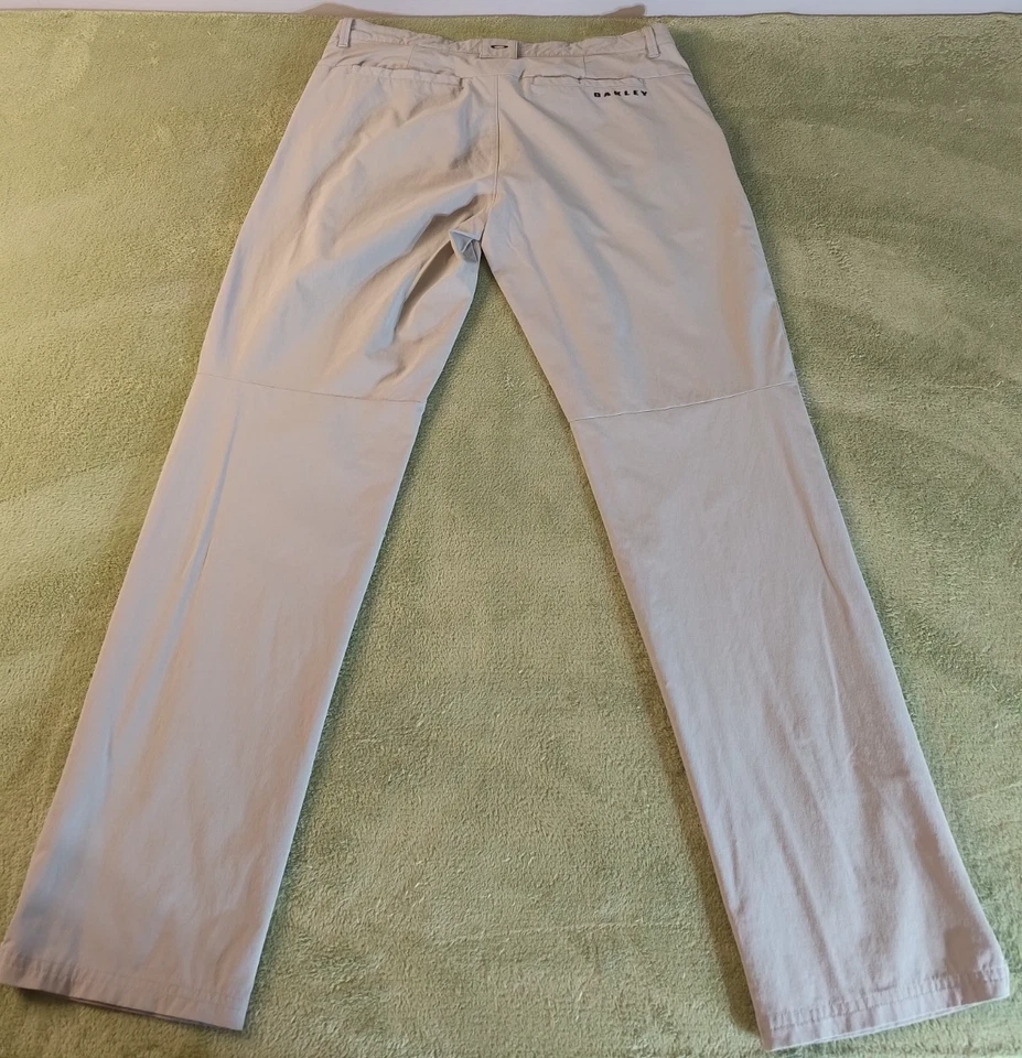 Oakley Golf 男式标准版型 38x33 灰色弹力性能高尔夫裤通风 — 第 2/4 张图片