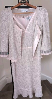 ST. JOHN EVENING WEAR. Size 8.  2 Piece Stunning. NWOT.