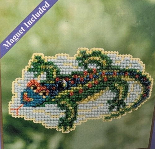 Lizard Beaded Cross Stitch Kit Mill Hill 2017 Spring Bouquet MH181713 New - Picture 1 of 3