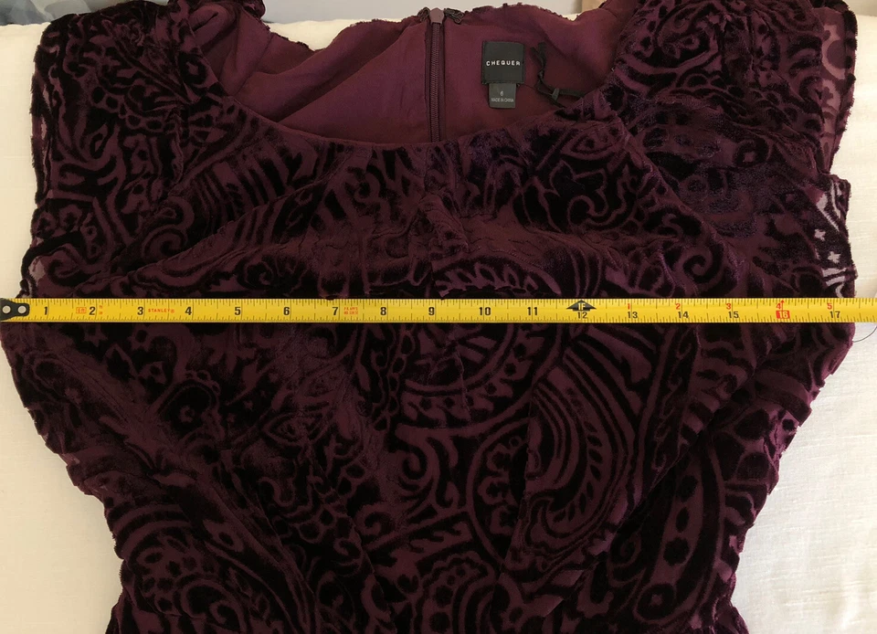 Vestido Burnout de Veludo Manga Curta Chequer Borgonha Novo com etiquetas Tamanho 6 - Imagem 4 de 4