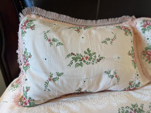 Vintage Coverlet And Pillow Shams - Picture 3 of 7