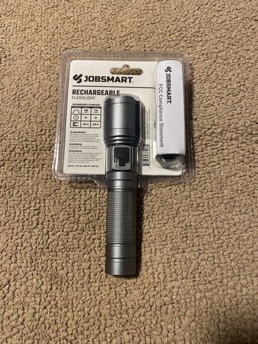 Jobsmart Rechargeable Flashlight 600 Lumens Brand New - Picture 2 of 2