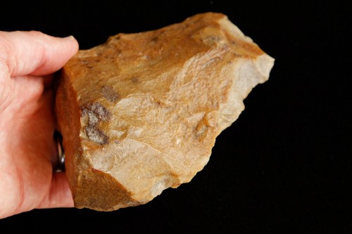 Acheulean Hand Axe (Biface) from Scorbé-Clairvaux - France - 150mm, 661g - Bild 17 von 22
