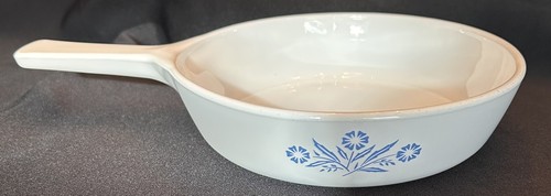 Vintage Corning Ware • Blue Cornflower pattern • 6.5" • P-83-B - Picture 1 of 7