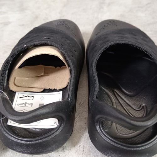 Nike Aqua Swoosh Sandalias Negras Infantes Talla UK 4.5 - 5 C con caja dañada - Imagen 8 de 11