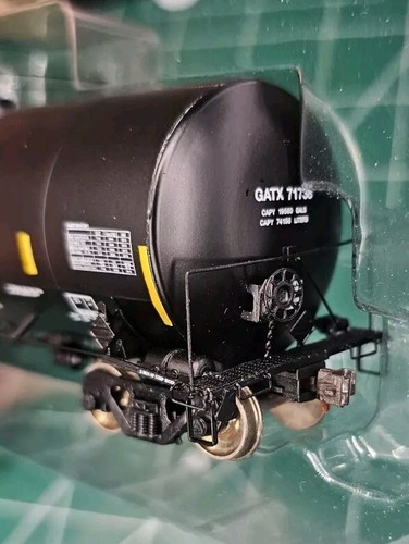 47810-03 Intermountain GATX 19,600 Tank Car - Picture 5 of 8