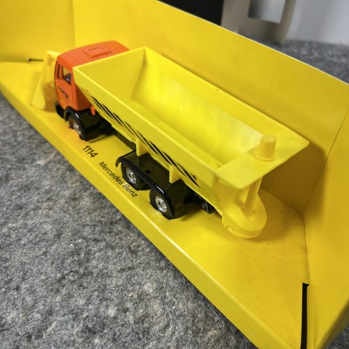 Corgi 1114 Mercedes Benz Snow Plow EXC in Damaged Box - Picture 12 of 14