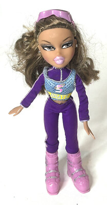 Vintage Bratz Play Sportz doll Skiing Yasmin With Goggles