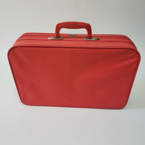 VINTAGE 1987 SANRIO HELLO KITTY + TINY CHUM TEDDY BEAR KIDS RED ZIPPER SUITCASE - Picture 11 of 12