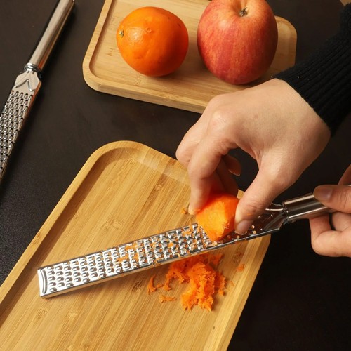 Küche Zester Hobel Reibe Edelstahl Parmesan Käsereibe Zitronen Schokolade Muskat - Bild 4 von 6
