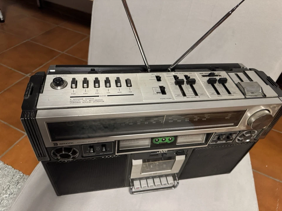 JVC RC-838L Stereo Radio Kassettenspieler - Bild 2 von 4