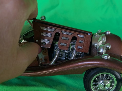 Bburago diecast model 1936 Mercedes-Benz 500K Roadster 1:18 Diecast Car - Picture 7 of 18