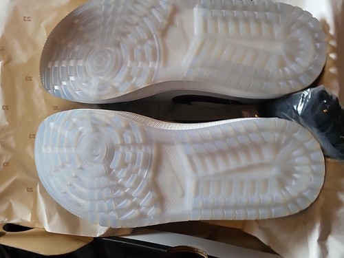 Size 7. /8.5wmn - Jordan 1 Low Golf Wolf Grey. Ships ASAP - Picture 10 of 10