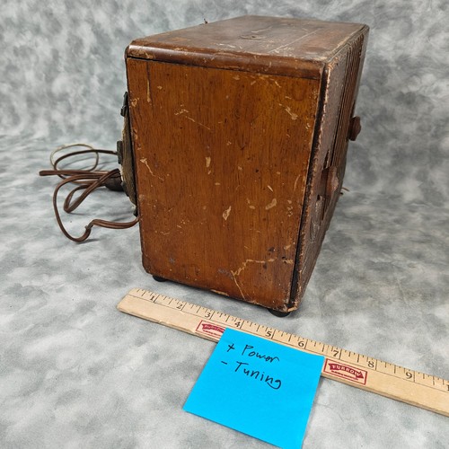 Vintage 1930s Emerson pressed-wood 2-knob tube tabletop radio 110V ๐ป For restor - Picture 4 of 8