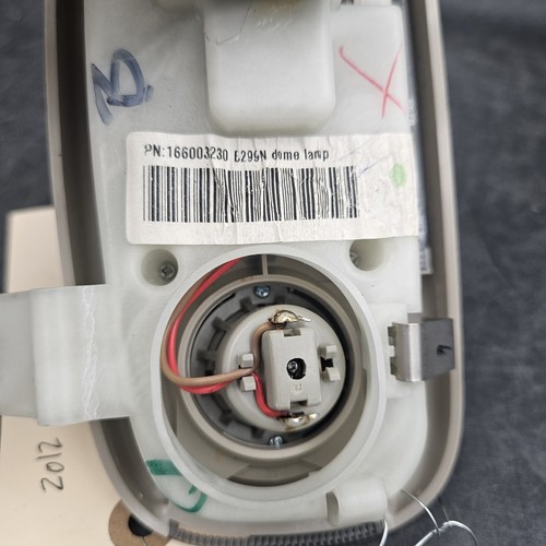 Luz mapa techo cúpula delantera tostada Ford Fiesta 2011-2019 - Imagen 3 de 4