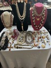 Lot Of 40 Pieces Of Vintage Jewelry — photo 2