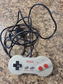 Nintendo NES Top Loader Console 1 Dog Bone 1 Off Brand & Mario/duck tested works