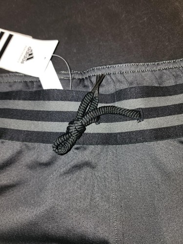 Pantalones Cortos Adidas Para Mujer Poliéster Performance Tejido Gris Grande - Imagen 5 de 7
