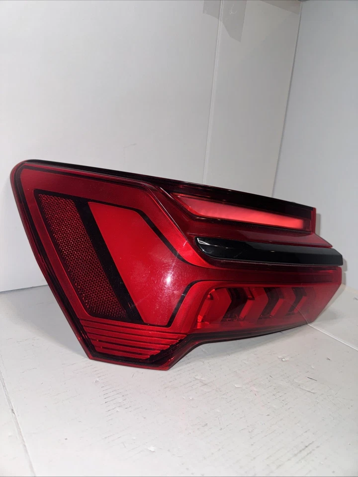 Luz trasera izquierda Audi A6 S6 2019-2024 OEM #212  Foto 2 de 4