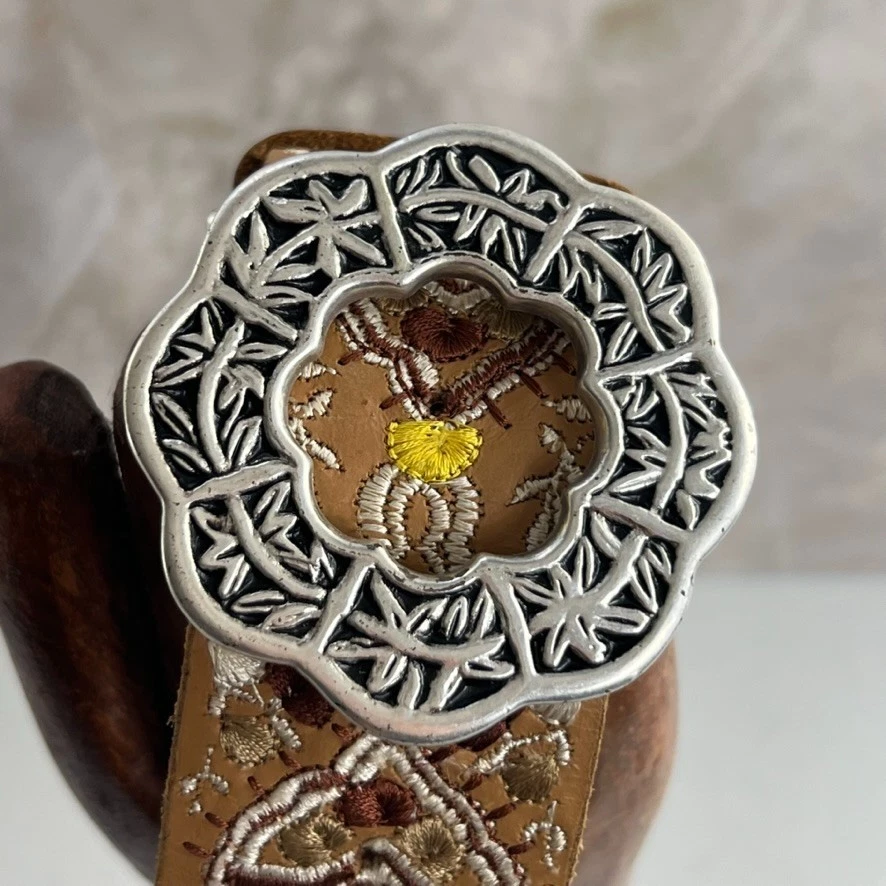 Cinturón de cuero Lucky Brand para mujer pequeño metal floral hebilla bordado boho Foto 4 de 4