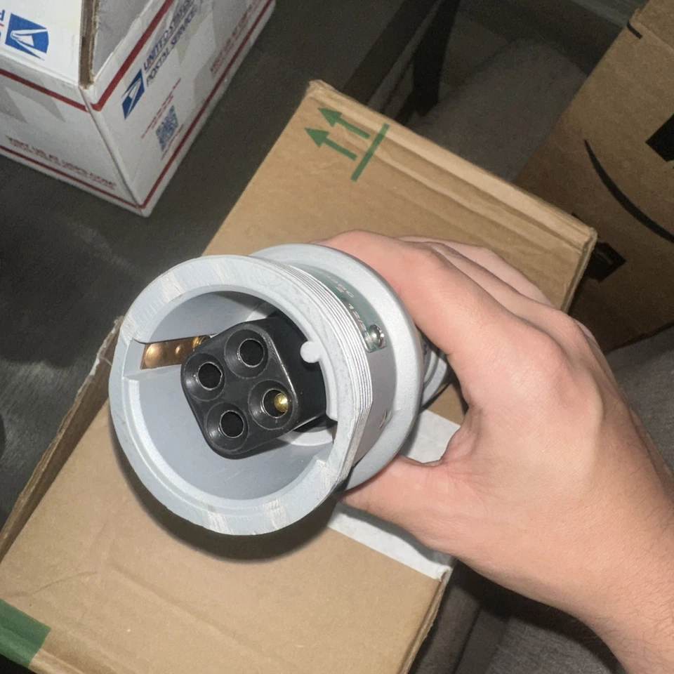 Conector de pasador y funda para receptáculo Appleton ARC3034BC Powertite 30 Amp 3W 4P Foto 2 de 4