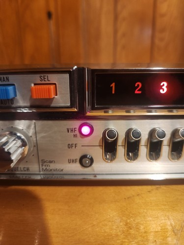Vintage MacDonald Instruments CE-100 8+8 VHF / UHF Scanner (Prestine) - Zdjęcie 3 z 13