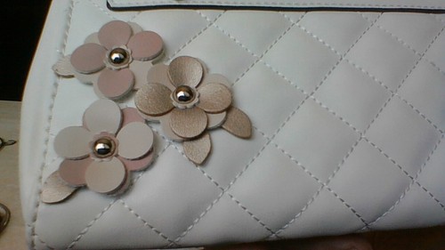 Liz Claiborne Wht Floral Quilted Crossbody Purse Wristlet Option New SPRING/SUMR - Picture 3 of 14