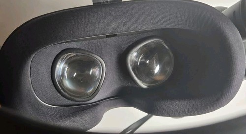 Meta Oculus Quest VR Headset Black - Picture 3 of 5