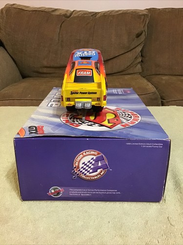1999 Action JOHN FORCE Superman Castrol GTX NHRA Funny Car 1/24 Scale Diecast - Picture 6 of 12