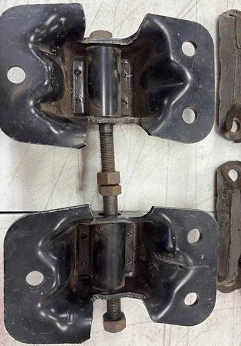 1970 Camaro Z28 SS 396 Frame Motor Stands 3964886 3982307 with Rubber Mounts - Picture 4 of 7