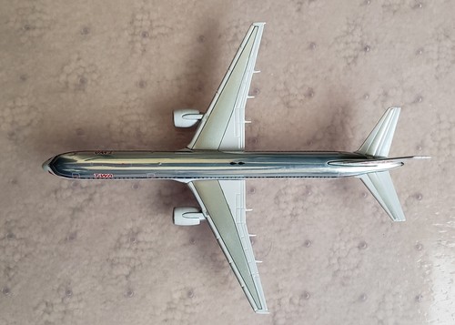 NG Models Boeing 757-200 TWA Trans World Airlines N704X in 1:400 - Bild 5 von 6
