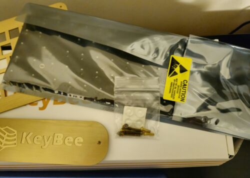 Keybee Pollen65 - Blueberry with Brass - 65% Mechanical Keyboard Kit (A-Stock) - Picture 3 of 3