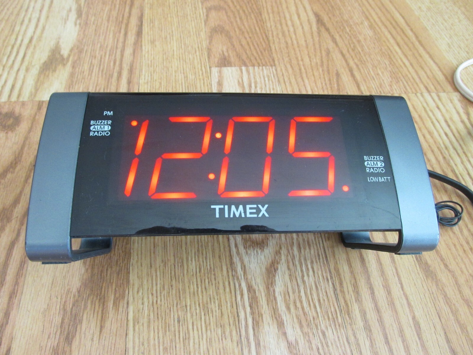 TIMEX T235 Digital Tuner Dual Alarm Clock Radio Large Display MP3 Aux