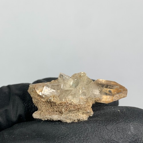 KONVOLUT ROT/CHAMPAGNER TOPAS MIT RUTIL KRISTALL CLUSTER AUF MATRIX - POTOSI, MEXIKO - Bild 21 von 22