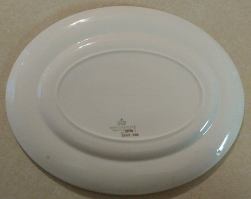 Vintage Myott Son Co set 2 Serving Plates Grapevine pattern. Made in England. - Picture 6 of 7