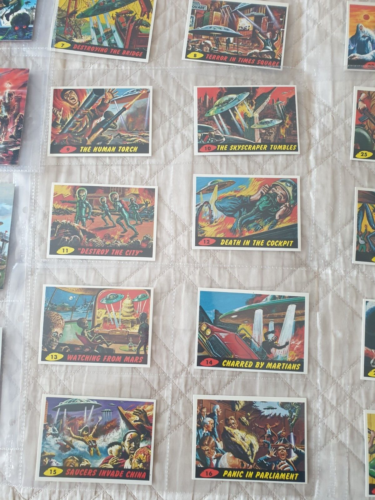 Mars Attacks Set of 55 + Additional cards + 2 wax wrappers + Rare mini comic #1 - Foto 3 di 21