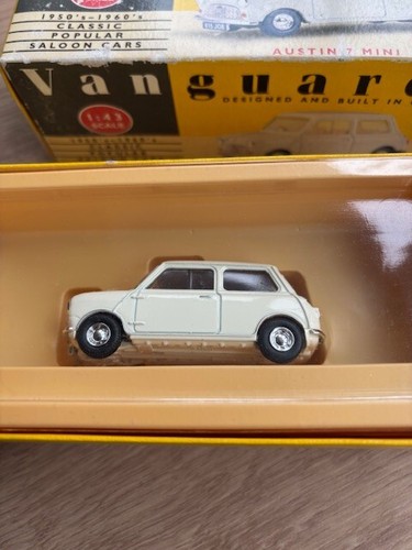 Vanguards AUSTIN 7 MINI Diecast Model in 1:43 scale - Picture 4 of 9
