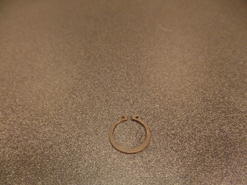 1978 78 HUSQVARNA OR390 OR 390 MOTOR SPROCKET CLIP  - Picture 3 of 5