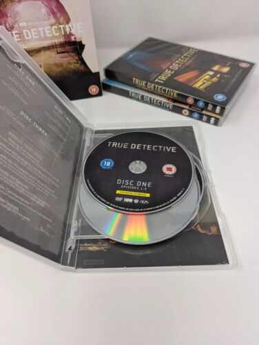 True Detective: The Complete Series 1-3 DVD Box Set - UK Region 2 - Picture 10 of 12