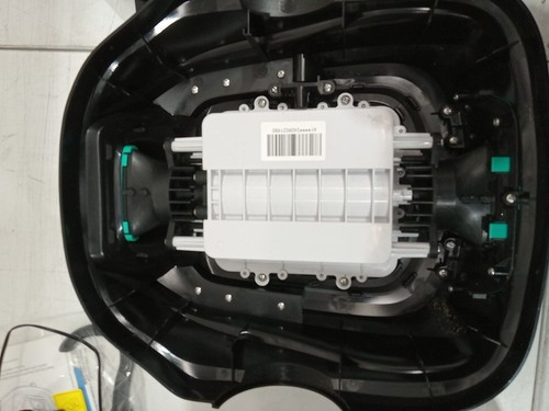 WYBOT CORDLESS Robotic Pool Cleaner - OS2010/WY-AMUS-061 - Picture 12 of 15