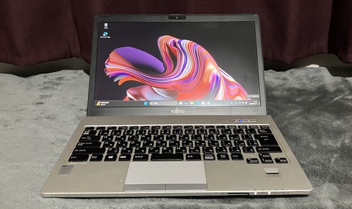 fujitsu laptop lifebook  - Picture 1 of 6