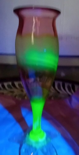 Pretty Victorian Vaseline Uranium Glass Tulip Vase Slight A/F - Picture 3 of 10
