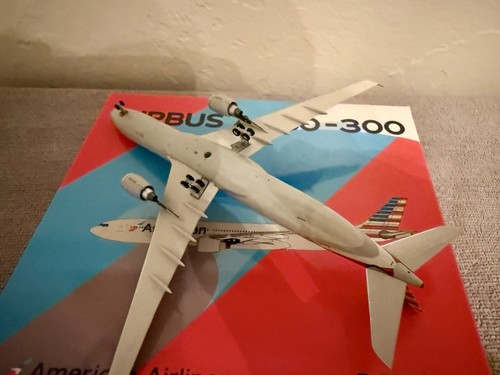 1/400 NG Models American Airlines Airbus A330-300 - Picture 5 of 7