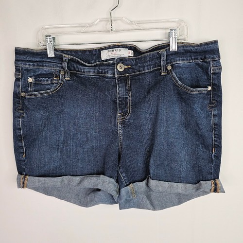 TORRID DENIM Cuffed Jean Shorts MED BLUE Gr. 18 Chino Stretchy High Rise Chic - Bild 2 von 6