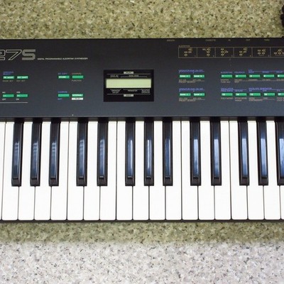 Yamaha DX27S 61-Key FM Synthesizer 1986 Vintage Keyboard w/ Built